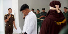 Mesum dalam Mobil di Banda Aceh, Sepasang Muda-mudi Dicambuk 21 Kali