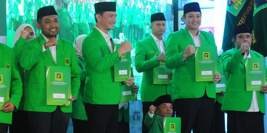 Kyai hingga Artis Terima Surat Tugas Caleg PPP untuk Jemput Kemenangan Ganjar Capres