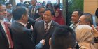 Momen Prabowo Sambut Jokowi di Malaysia, Bercengkrama dan Tertawa Lepas