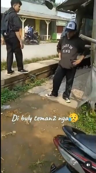 emak emak ini murka lihat siswa sekolah dibully