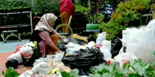 Kreatifnya Warga Bandung Kurangi Sampah Perkotaan, Diolah Jadi Pakan Ternak dan Pupuk