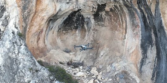 Arkeolog Terbangkan Drone ke Gua Purba Terpencil, Yang Mereka Temukan Mencengangkan