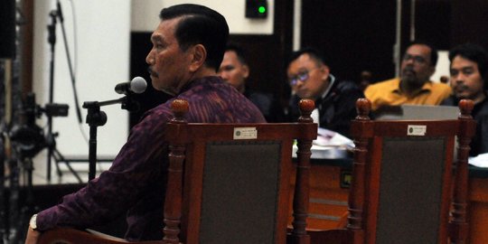 Luhut Bawa Catatan saat jadi Saksi di Sidang, Kuasa Hukum Haris Azhar Murka