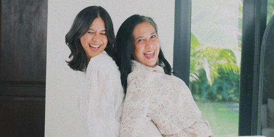 Potret Kompak Lydia Kandou & Nana Mirdad, Dipuji sama-sama Cantik dan Awet Muda