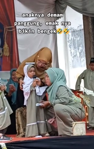 anak mogok di panggung ibu beraksi