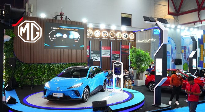 mg tampil perdana di pameran mobil listrik pevs 2023