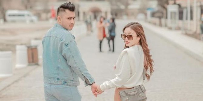 Diisukan Cerai usai Menghapus Semua Foto Instagram, Begini Klarifikasi Tasya Revina