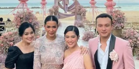 Selain Geng AADC, Deretan Artis Ini Juga Hadiri Pernikahan Adinia Wirasti