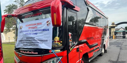 Polda Riau Sita 2 Bus Hasil TPPU Investasi Bodong Sosis dan Yogurt 