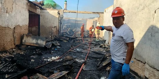 Toko Oleh-Oleh di Pekanbaru Terbakar, Ibu dan 2 Anaknya Terpanggang