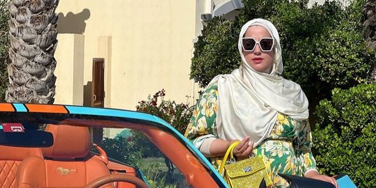 Intip Gaya Penampilan Tasyi Athasiya yang Tengah Jadi Sorotan, Glamour