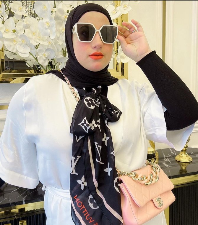 intip gaya penampilan tasyi athasiya yang tengah jadi sorotan glamor