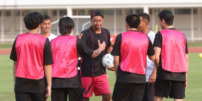 Eks Pemain MU Jesse Lingard Berbagi Inspirasi dalam Coacing Clinic di Jakarta