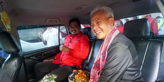 Momen Akrab Ganjar dengan Bobby Nasution, Satu Mobil Menuju Markas PDIP Sumut