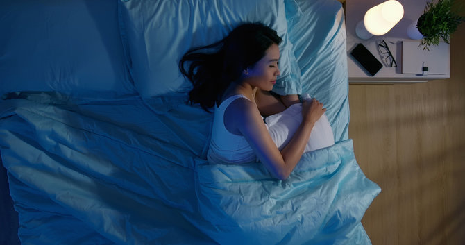 sering dilewatkan ternyata ini manfaat minum air putih sebelum tidur