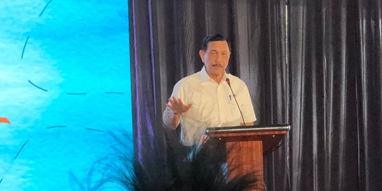 Menko Luhut: Pengembangan Kendaraan Listrik Tak Bisa Setengah-Setengah