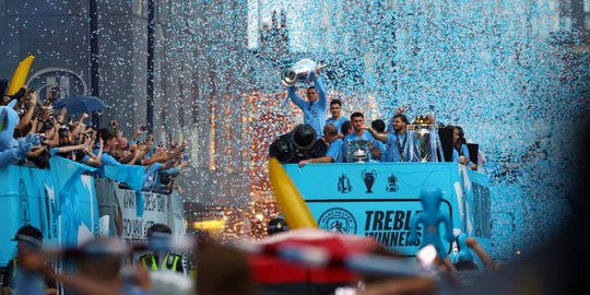 Parade Kemenangan Treble Winners, Pasukan Guardiola Bikin Kota Manchester Membiru