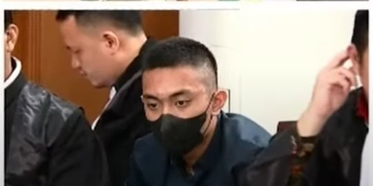 tatapan kosong mario dandy saat ayah david bongkar soal 'gue telepon brimob'