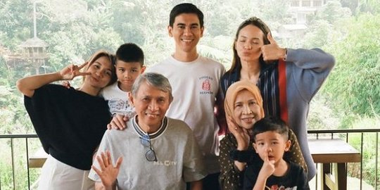 Liburan Bareng, Intip Potret Kedekatan Enzy Storia dengan Keluarga Suami