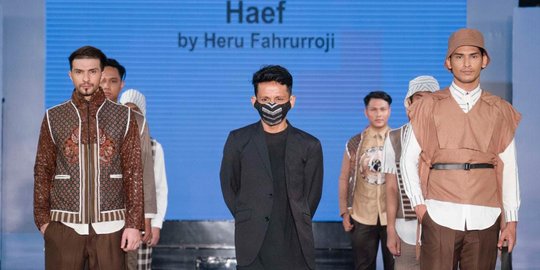 Masuk Dunia Fashion Karena Terdesak, Kini Produknya Jadi Langganan Para Artis