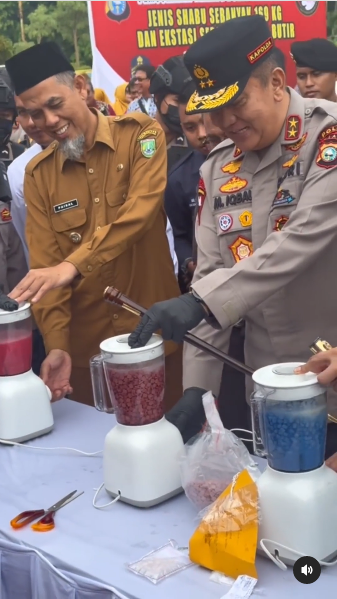 cara jenderal polisi musnahkan belasan ribu ekstasi