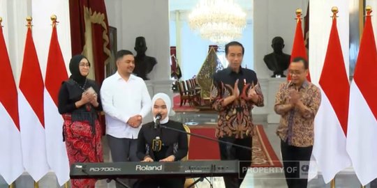 Putri Ariani Nyanyi 'Loneliness' di Istana, Jokowi Langsung Tepuk Tangan