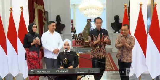 Jokowi: Saya Gak Kuat Lihat Putri Nyanyi Loneliness, Sangat Menjiwai