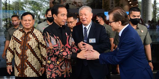 Momen Jokowi Dikawal Prabowo dan Aguan Saat Resmikan RS Tzu Chi Hospital