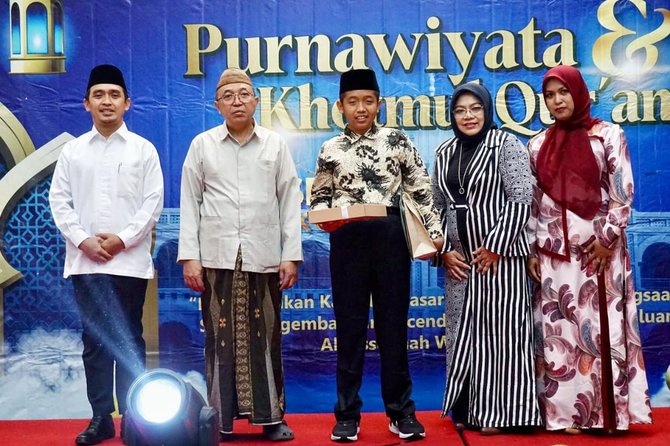 wakil wali kota pasuruan adi wibowo hadiri purnawiyata sd al anwar kota pasuruan