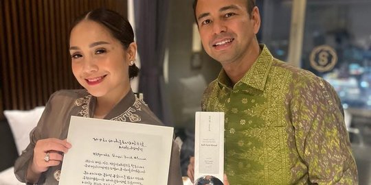 Keren! Raffi Ahmad & Nagita Slavina Dapat Penghargaan dari WCIF 2023 di Korea Selatan