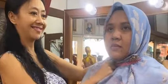 Jarang Muncul di TV, Ternyata Asri Welas Buka Usaha Jahit Kebaya