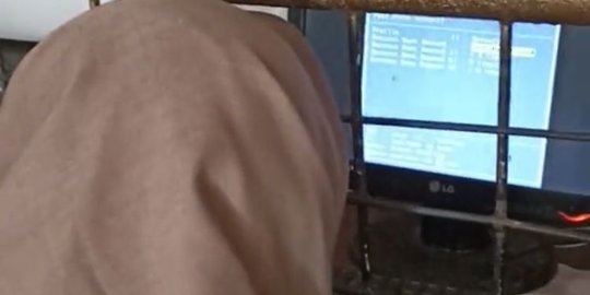 Penampakan Unik Tempat Fotocopy Ini Bikin Geleng Kepala, Komputernya 'Dipenjara'