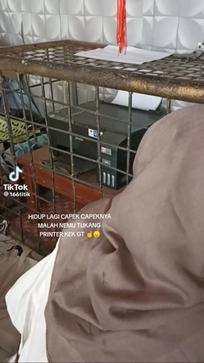 penampakan unik tempat fotocopy yang bikin geleng kepala komputernya 039dipenjara039
