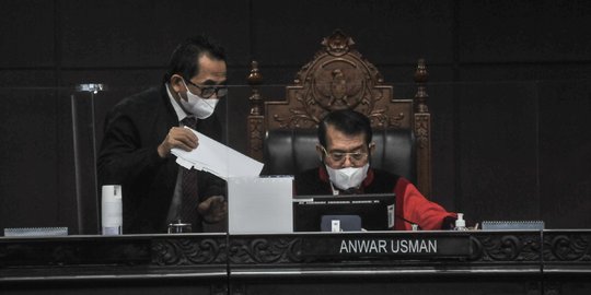 Tok! MK Putuskan Sistem Pemilu 2024 Terbuka, Tetap Coblos Caleg ...