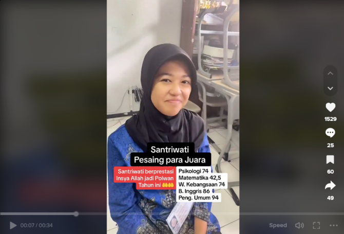 santriwati pesantren ikut tes masuk polisi