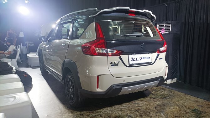 new suzuki xl7 hybrid 2023