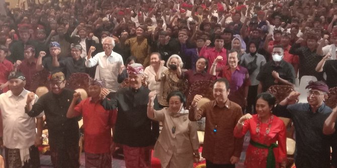 Di Depan Megawati, Gubernur Koster Ajak Bupati se-Bali Menangkan Ganjar 90 Persen