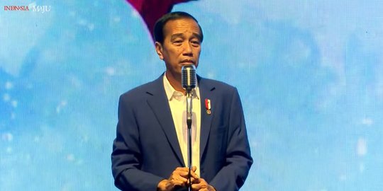 Jokowi Bicara Sosok Penerusnya di Depan Relawan: Perlu Pemimpin Kuat & Punya Nyali