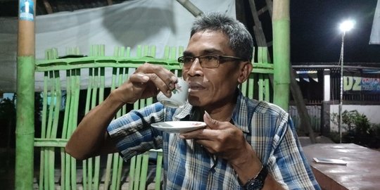 Sensasi Seruput Kopi Arab di Gresik, Ketika Pahit dan Pedas Berpadu