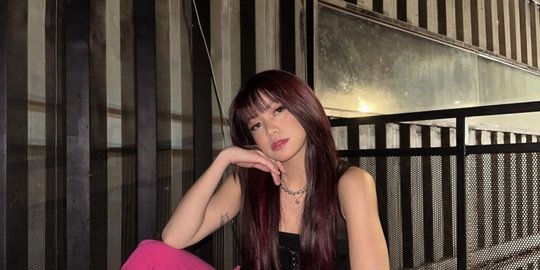 5 Potret Regina Phoenix, Selebgram Pacar Baru Okin