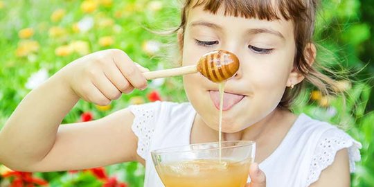 Kerap Dianggap Sehat, 7 Makanan Ini Bisa Berdampak Bahaya bagi Bayi