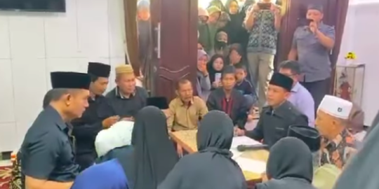 Isak Tangis Pasangan Ini Gelar Akad Nikah Depan Jenazah Sang Ibu yang Telah Meninggal