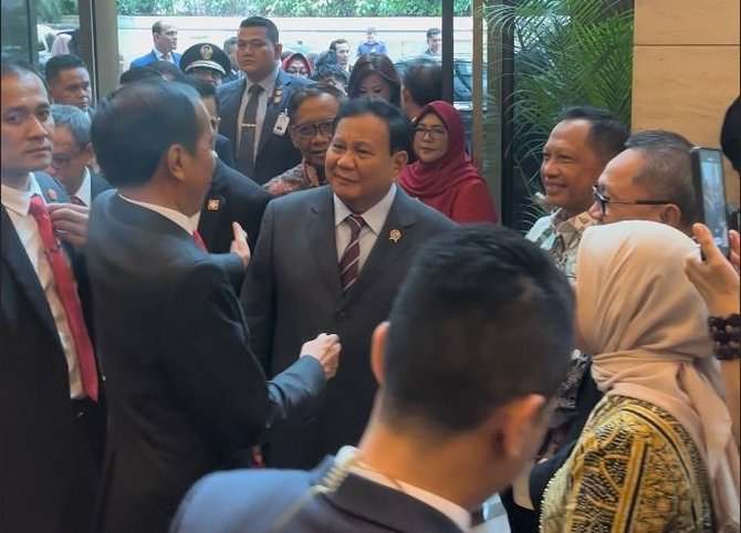 momen presiden jokowi bersama menhan prabowo di malaysia