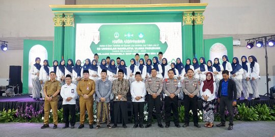 Hadiri Wisuda SD NU Kota Pasuruan, Gus Ipul: Bahagia Jadi Kunci Meraih Kesuksesan