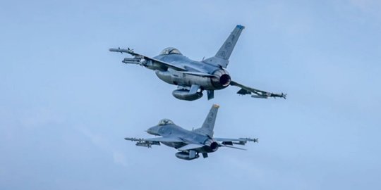 Aksi Sangar Pesawat F-16 TNI AU Duel Air Combat Tactic Lawan Angkatan Udara Amerika