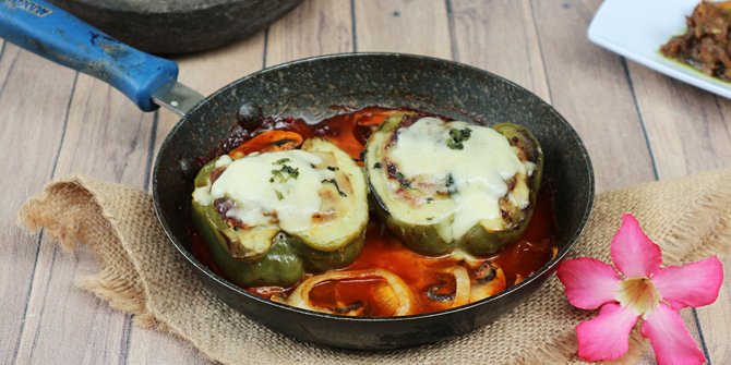 ilustrasi meat stuffed peppers