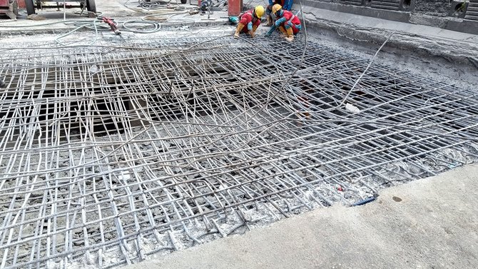 perbaikan jembatan berlubang di marunda