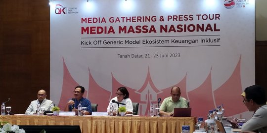 Beda Strategi OJK Tingkatkan Literasi Keuangan Masyarakat Desa dan Kota