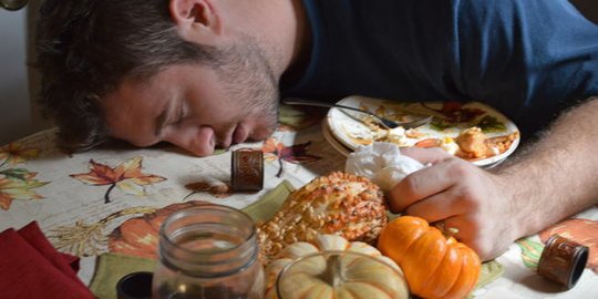 Terungkap! Ini Penyebab Kenapa Habis Makan jadi Ngantuk