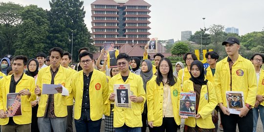 Protes Uang Kuliah Tinggi, BEM UI Demo di Gedung Rektorat